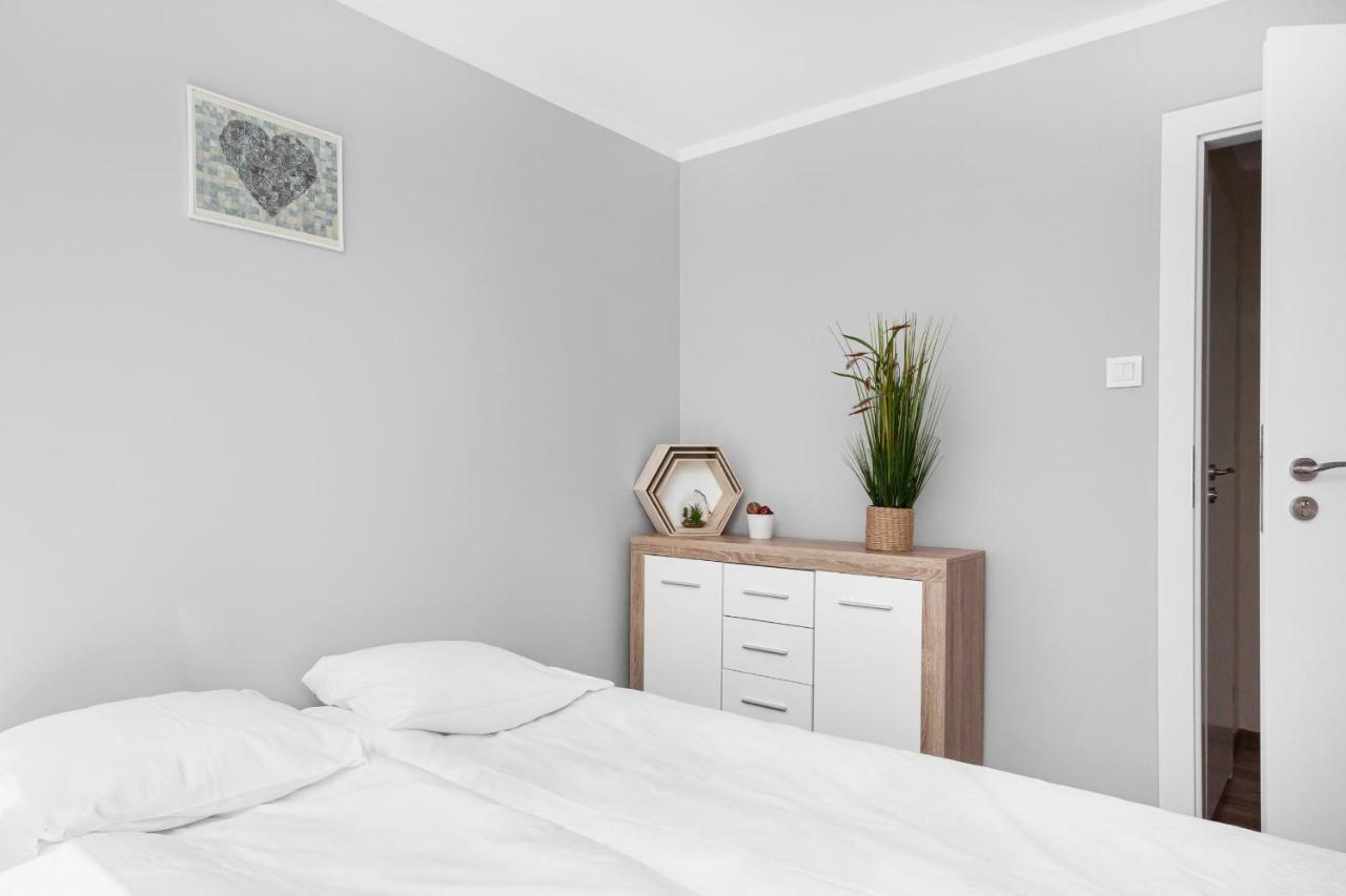 Apartments Warsaw Solidarnosci By Renters Экстерьер фото